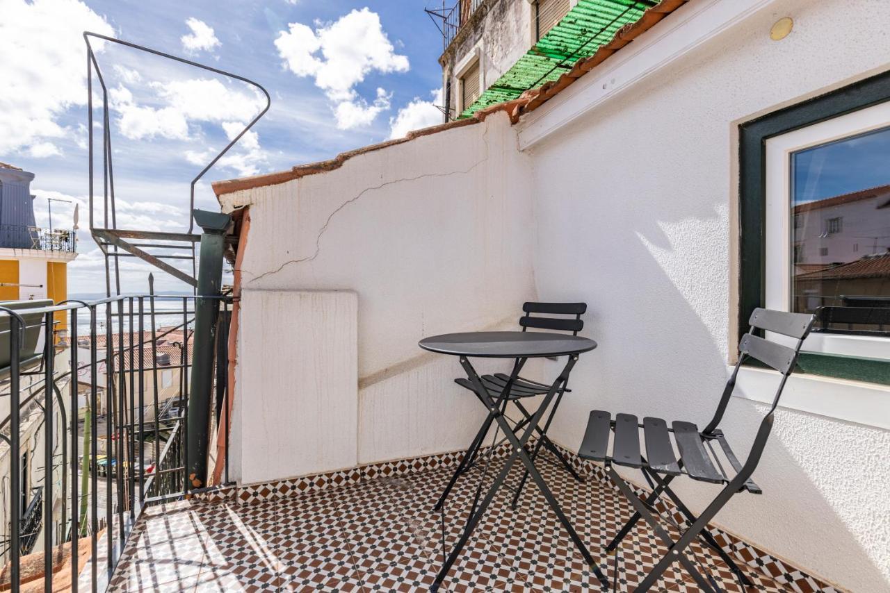 Alfama 2Bdr Duplex Apartment W/ Balcony By Lovelystay 리스본 외부 사진