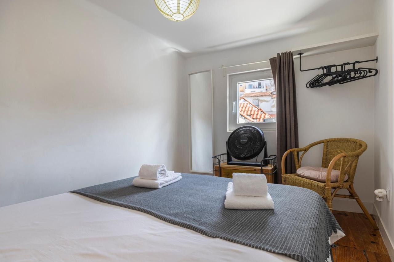 Alfama 2Bdr Duplex Apartment W/ Balcony By Lovelystay 리스본 외부 사진